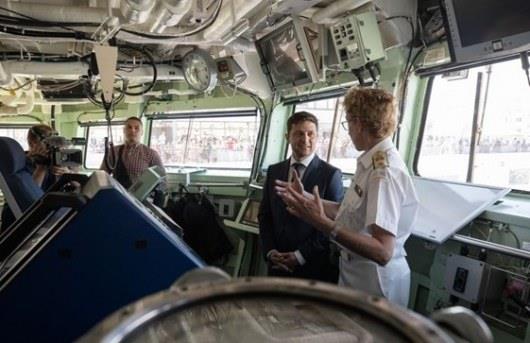 Президенту Украины показали корабли НАТО в Одессе