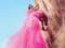 50-летняя Джулия Робертс в красочных платьях полазила по скалам в новой фотосессии
