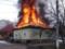 В Мукачево патрульные спасли семью из горящего дома