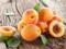 Все, що варто знати про абрикоси: калорійність, користь та ризики споживання