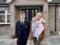 Тина Кароль с 13-летним сыном показались в вышиванках в Лондоне