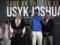 Вышиванка и оселедец: Усик в казацком образе пришел на пресс-конференцию перед реваншем с Джошуа