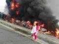 В Пакистане взорвался бензовоз, погибло более 150 человек