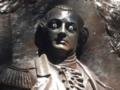 Фотофакт: В США статуе героя войны за независимость приклеили глазки