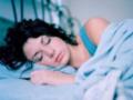 Исследование: шерстяное одеяло поможет влюбленным лучше спать