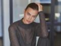 Мокрая Ирина Шейк в одном полотенце соблазнительно позировала в ванной