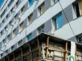 Синегубов пообещал отстроить харьковский медкомплекс, выдержавший несколько  прилетов 