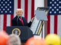 Трамп объявил торговую войну всему миру: эксперт оценил последствия для Украины