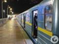 Пассажир попал под поезд: в Киеве закрыли на вход станции Красной линии метро