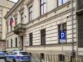 Диверсии РФ: Польша закрывает генеральное консульство России в Кракове