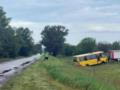 На Полтавщине школьный автобус вылетел в кювет: пострадали трое детей.