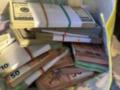 Таможенники изъяли на границе 220 тыс. евро, спрятанных в багажнике авто