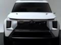 Долгожданный недорогой внедорожник Mitsubishi выехал на дорогу.