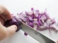 Как нарезать лук без слез: проверенный способ