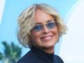 67-летняя Шэрон Стоун впервые вышла на красную дорожку с тремя приемными сыновьями. Редкие фото