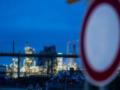 Российские НПЗ приостанавливают работу: бензин дорожает, запасы заканчиваются