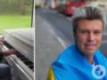 Известный пианист Евгений Хмара сыграл на белом рояле прямо в поезде Киев-Львов: видео стало вирусным