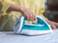 Зачем наливать уксус в утюг и что это даст: неожиданный лайфхак