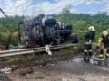 Россияне ударили FPV-дроном по фуре под Харьковом, есть жертвы
