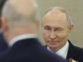 Путин разрешил армии защищать арестованных россиян за границей