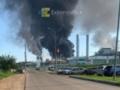 Долетело до Татарстана: ключевой НПЗ России в огне