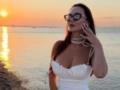 Анна Саливанчук показала, как впервые в жизни занималась серфингом