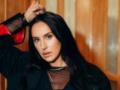 Джамали – 43: певица после впечатляющего похудения продемонстрировала стройную фигуру.