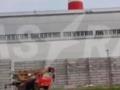 В Москве ТЭЦ-8 начали обносить бетонными блоками после атаки дронов