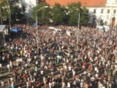 В Словакии тысячи людей вышли на антикоррупционные протесты