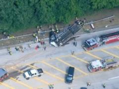 In the US, a passenger bus was involved in an accident, about 40 people were injured