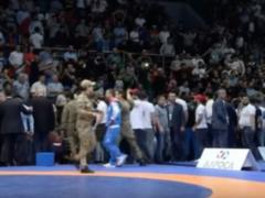 Зрители устроили массовую драку на чемпионате России по вольной борьбе