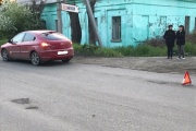В Нижней Туре ребенок попал под колеса иномарки, перебегая улицу по маминому примеру