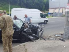 В Киеве столб оказался прочней военных прокуроров