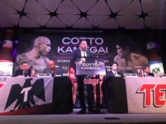The legendary De la Hoya called Mayweather s fight with McGregor a  circus show 