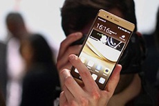 Huawei закликають залагодити патентну суперечку, що загрожує забороною продажу в Британії