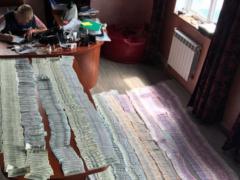 На Волині поліція вилучила  чорну касу  митників