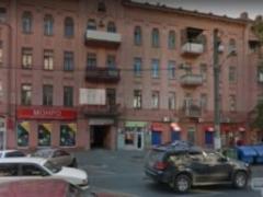 В Одессе в подъезде старого дома обвалился потолок