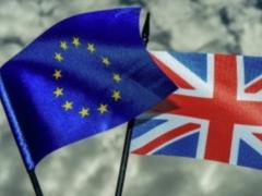 Великобритания и ЕС в понедельник начинают переговоры по Brexit