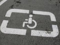 Рада усилила ответственность за парковку на местах для инвалидов