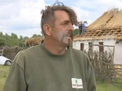 Поляк бесплатно восстанавливает Казацкий хутор