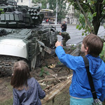 Tanks attack the pillars. Minsk Deformations