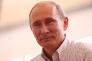 Путин пользуется в мире большим доверием, чем Трамп