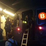 Жуткое ЧП в метро Нью-Йорка: пострадали более 30 человек. Опубликованы фото и видео
