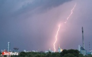Это никогда не закончится! Синоптики вновь обещают свердловчанам дожди и сильный ветер