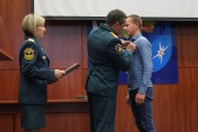 Volunteer Pavel Karpenko, who found in the forest Dima Peskov, received an award from the Ministry of Emergency Situations