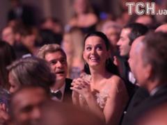 Кеті Перрі пояснила, чому не роздяглася поруч з Блумом на гучній фотографії