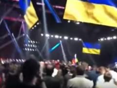 Сеть впечатлило поведение москвичей при исполнении гимна Украины