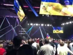  Не просто ложь . Невзоров оценил поведение москвичей,  вставших на украинский гимн 