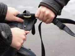 В центре Киева у мужчины отобрали сумку с 2,4 миллионами гривен