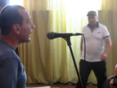 Хук слева. В Павлограде  ватнику  не дали закончить спич о  гражданской  войне в Украине